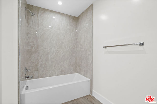11042 La Maida Street, 203 photo 11