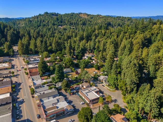 1130 Rebecca Drive, Boulder Creek CA: https://media.crmls.org/mediaz/5ba6b792-d9dd-4adb-958b-f53dae4096a0.jpg