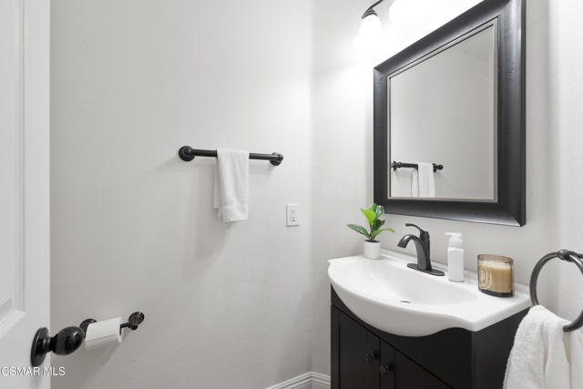 32711 Wellbrook Drive, Westlake Village CA: https://media.crmls.org/mediaz/5ba8036d-6e9d-496e-a454-46d5156d4c93.jpg