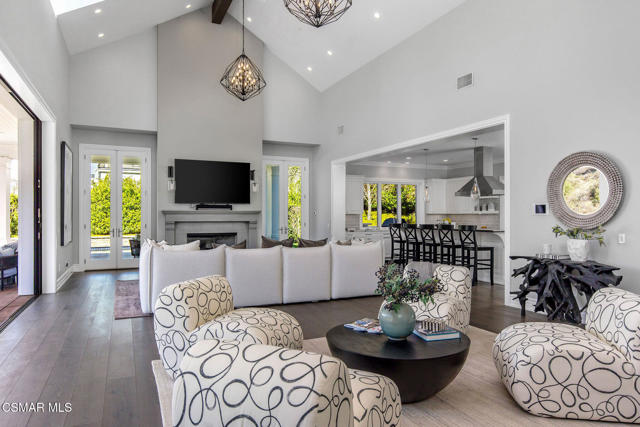2385 Calbourne Court, Lake Sherwood CA: https://media.crmls.org/mediaz/5ba85513-4892-4f1d-80e9-f647833e4ddf.jpg