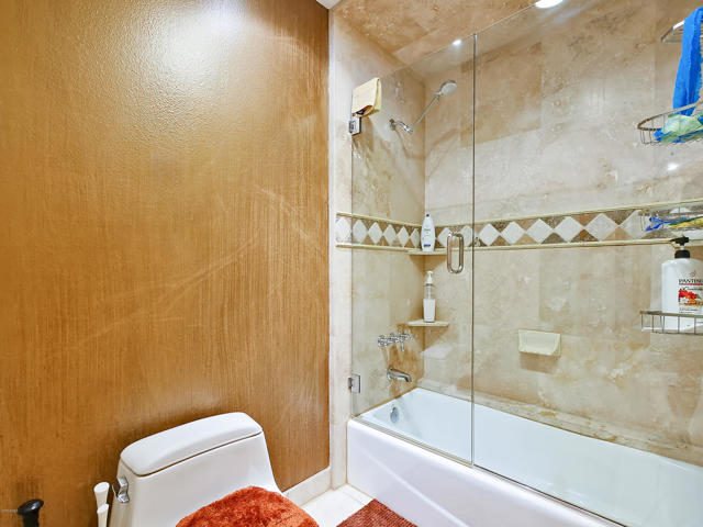 606 Calle Mirador, Oak Park CA: https://media.crmls.org/mediaz/5ba86602-c674-40db-903b-acdc966c6573.jpg