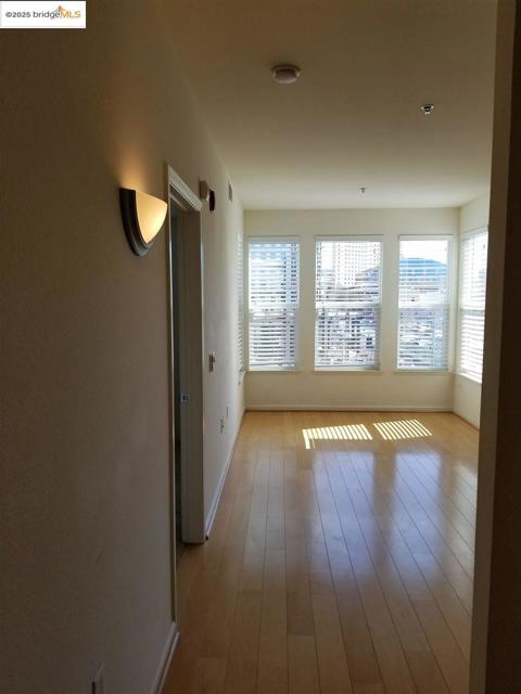 655 12Th St, Oakland CA: https://media.crmls.org/mediaz/5ba99851-21ef-41f7-82bb-12b5fa7005ae.jpg