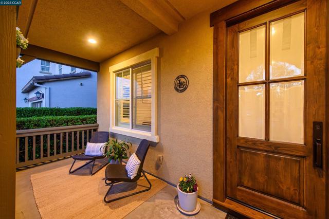 2261 Genoa St, Danville CA: https://media.crmls.org/mediaz/5ba9b358-fcb5-433a-8dbc-3d66b2878514.jpg