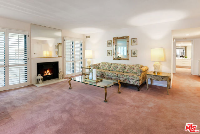 21650 Burbank Boulevard, 211 photo 4