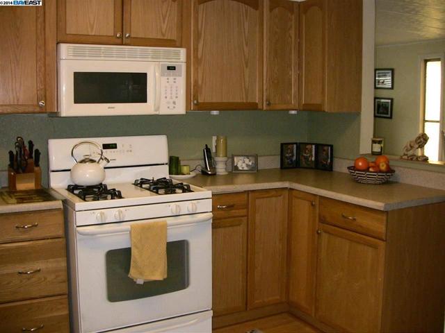 711 Old Canyon Road, Fremont CA: https://media.crmls.org/mediaz/5baa4807-a338-4853-adb1-74fdc2bffa9f.jpg
