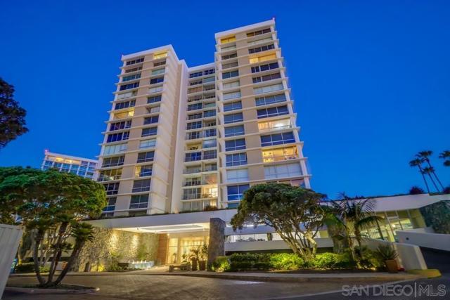 1720 Avenida Del Mundo, Coronado CA: https://media.crmls.org/mediaz/5baac64f-483f-489d-9b5e-d1a1c619b5dd.jpg
