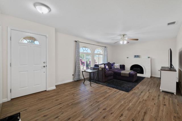 4165 Ernestine Way, North Highlands CA: https://media.crmls.org/mediaz/5baad0ef-67e1-44a5-b84e-0f7fc06f900f.jpg