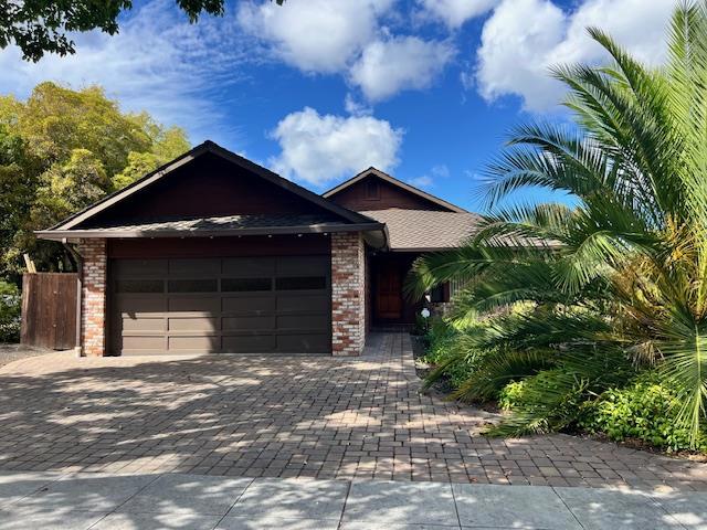 701 Christine Drive, Palo Alto CA: https://media.crmls.org/mediaz/5bab7e06-fa80-456b-9ebf-ef3bbe26525a.jpg