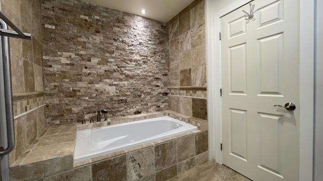 54925 Avenida Alvarado, La Quinta CA: https://media.crmls.org/mediaz/5bac28bc-3b94-41ea-8dbe-da3eddda627d.jpg