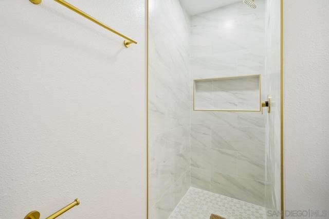 17515 Devereux Rd, San Diego CA: https://media.crmls.org/mediaz/5bac3ffc-90e9-419d-9ccc-949400a412a6.jpg