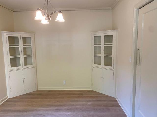 305 Catalpa Street, San Mateo CA: https://media.crmls.org/mediaz/5bac5b21-0941-4ed8-95cf-e14ac2f3d2ce.jpg