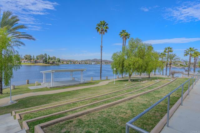 22633 Inspiration Pt, Canyon Lake CA: https://media.crmls.org/mediaz/5bac9094-83c2-4027-92fd-b171d00ce5d5.jpg