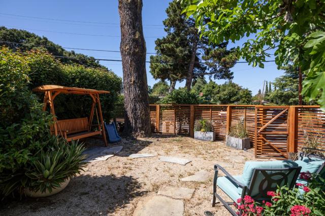 2336 Palo Verde Avenue, East Palo Alto CA: https://media.crmls.org/mediaz/5baca9c1-af02-4246-aea0-87dfd2774627.jpg