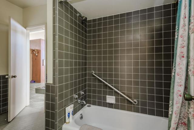 640 Los Trancos Road,  CA: https://media.crmls.org/mediaz/5bacf112-6403-421c-a779-c515a6f23980.jpg