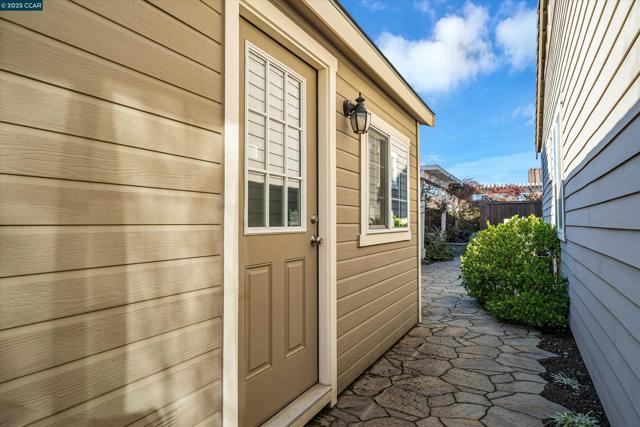 6432 Laurel Creek Pl, Livermore CA: https://media.crmls.org/mediaz/5bad85fb-a5bc-491f-88b9-1299d4eefc19.jpg
