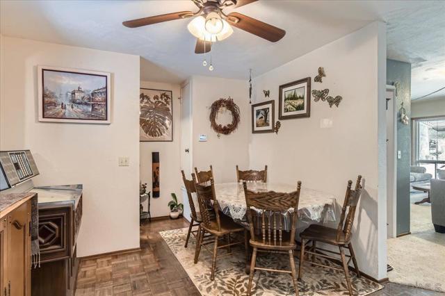 531 Silverbrook Dr, El Cajon CA: https://media.crmls.org/mediaz/5bae349f-3659-4cc8-8466-b0fbdf7dfbeb.jpg