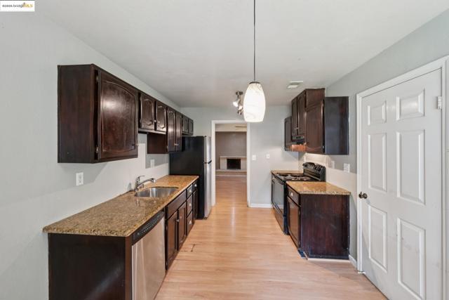 3241 Monika Lane, Hayward CA: https://media.crmls.org/mediaz/5bae662c-88e4-49fb-9869-562700bb811b.jpg