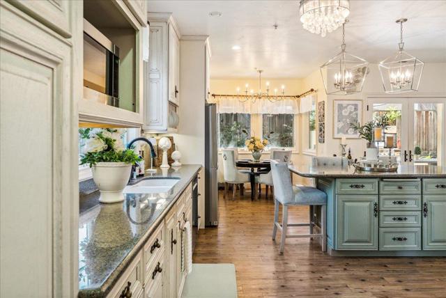 17666 Winding Creek Road, Salinas CA: https://media.crmls.org/mediaz/5bae8369-6d8f-46e8-8435-360a5634869f.jpg