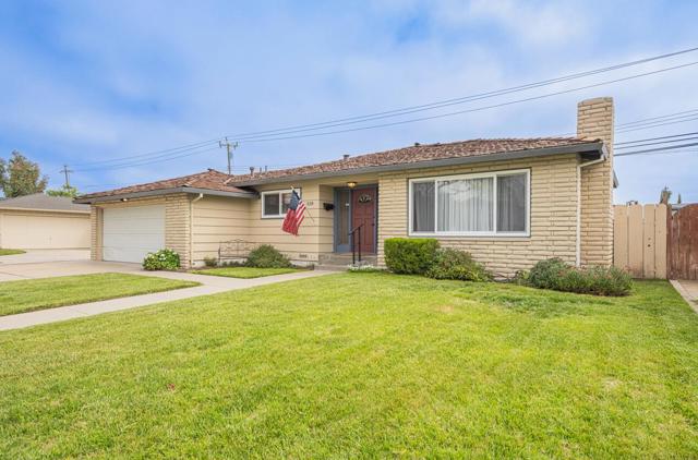 528 La Mesa Drive, Salinas CA: https://media.crmls.org/mediaz/5bae9e0f-c015-46fb-8178-7f685ed269ee.jpg