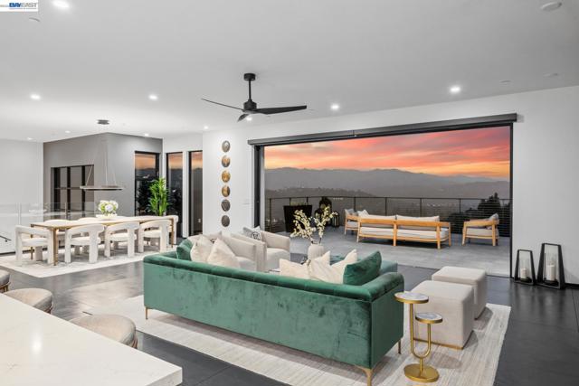 Image 3 of 60 For 2525 Biltmore Dr