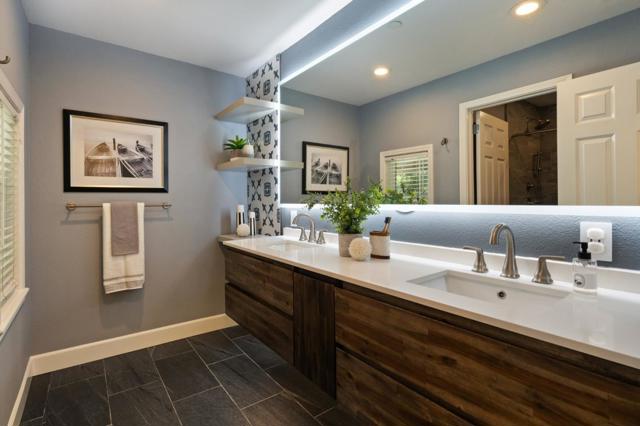 426 8th Avenue, Menlo Park CA: https://media.crmls.org/mediaz/5bb0844f-6942-4c9d-8148-49d4be823ed3.jpg