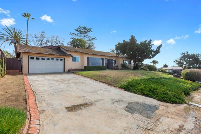 513 Canyon Drive, Solana Beach CA: https://media.crmls.org/mediaz/5bb1c446-cb19-475b-a1fc-ddc5c0bdf79d.jpg