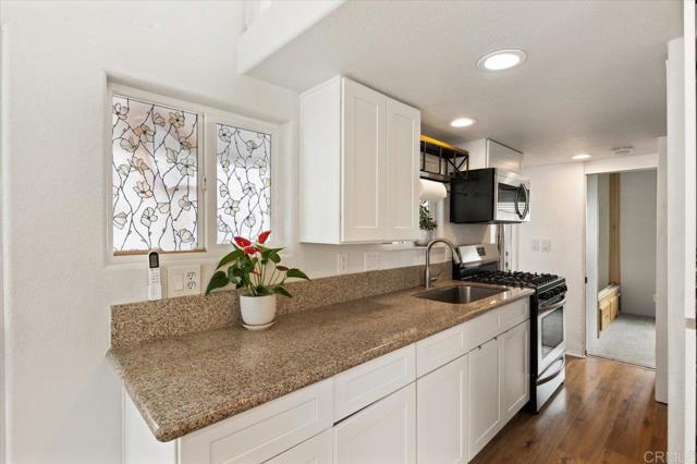 Detail Gallery Image 14 of 35 For 1624 N Coast Highway 101 #12,  Encinitas,  CA 92024 - 2 Beds | 1 Baths
