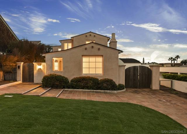 145 13th Street, Del Mar CA: https://media.crmls.org/mediaz/5bb25f76-57d2-45b3-84ad-78ce440ac907.jpg