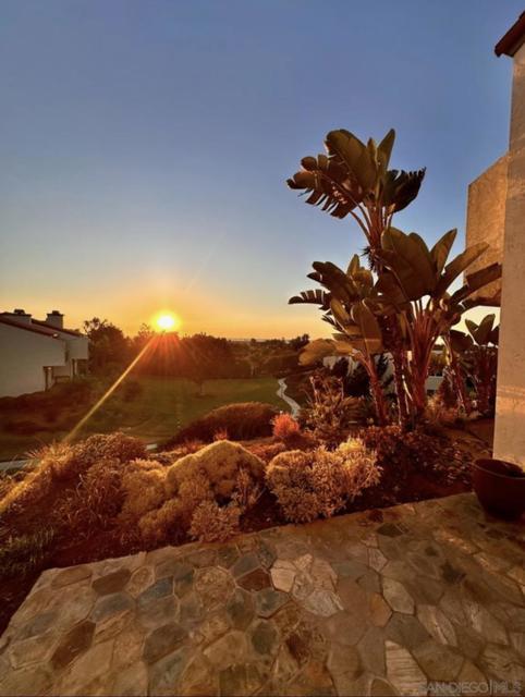 911 Caminito Madrigal, Carlsbad CA: https://media.crmls.org/mediaz/5bb26299-e8f1-42e3-a1bc-0f6385e961f0.jpg