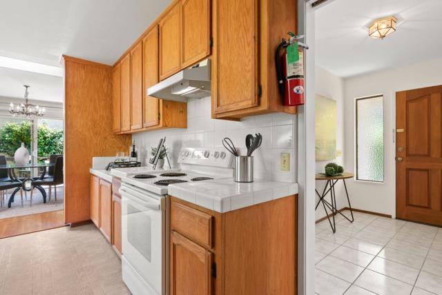 816 Pelton Avenue, Santa Cruz CA: https://media.crmls.org/mediaz/5bb2d3f4-bbd3-47d4-9b88-b4417a5fffcd.jpg
