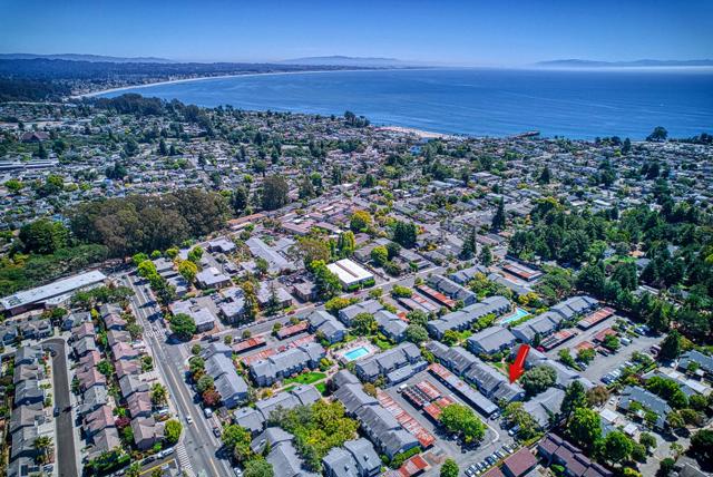 1925 46th Avenue, Capitola CA: https://media.crmls.org/mediaz/5bb2e049-cbf9-4c87-9201-cd8a2fbba999.jpg