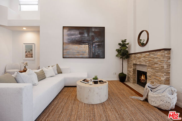 Drew Fenton | 12011 Goshen Avenue Los Angeles CA | MLS: 7095692