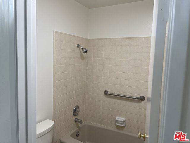 15480 Antioch Street, Pacific Palisades CA: https://media.crmls.org/mediaz/5bb48968-0570-4b63-8009-c5f05612e13e.jpg