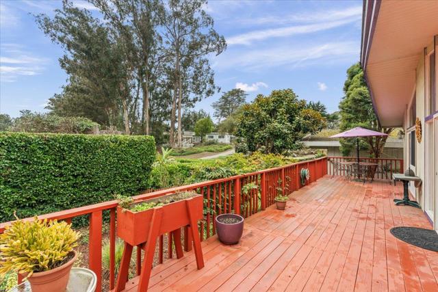 640 Rio Del Mar Boulevard, Aptos CA: https://media.crmls.org/mediaz/5bb4dab4-cbe1-458e-8307-9ccd0edebbc3.jpg