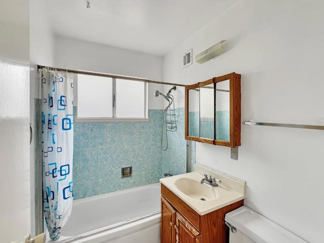 324 Glencourt Way, Pacifica CA: https://media.crmls.org/mediaz/5bb57b5d-3e75-4ffa-b734-f2eccabe6fed.jpg