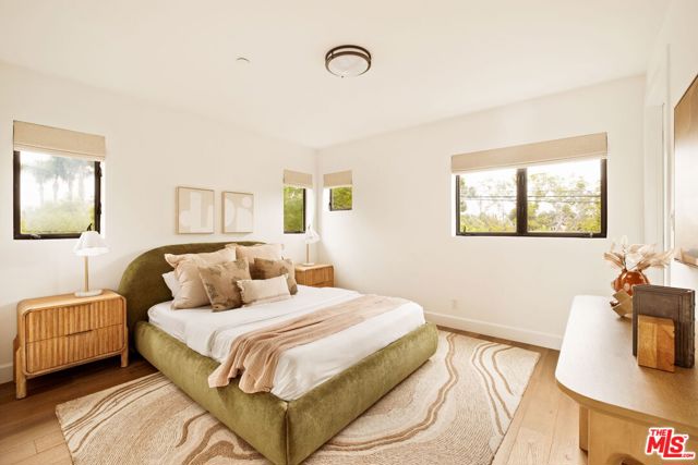 1023 Superba Avenue, Venice CA: https://media.crmls.org/mediaz/5bb57f0d-3fcb-43b1-9553-aa27f6dc25d2.jpg