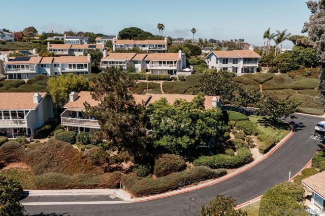 2163 Caminito Circulo Norte, La Jolla CA: https://media.crmls.org/mediaz/5bb5921a-e90f-419f-9641-ba633cad1135.jpg