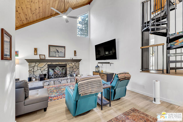 25181 Gail Drive, Idyllwild CA: https://media.crmls.org/mediaz/5bb59f60-328d-4b9c-96d5-0724afa90f04.jpg