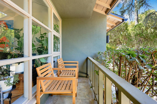 10316 Newhome Avenue, Sunland CA: https://media.crmls.org/mediaz/5bb60f69-ec5d-4243-9c9c-7f253b4dc5a9.jpg