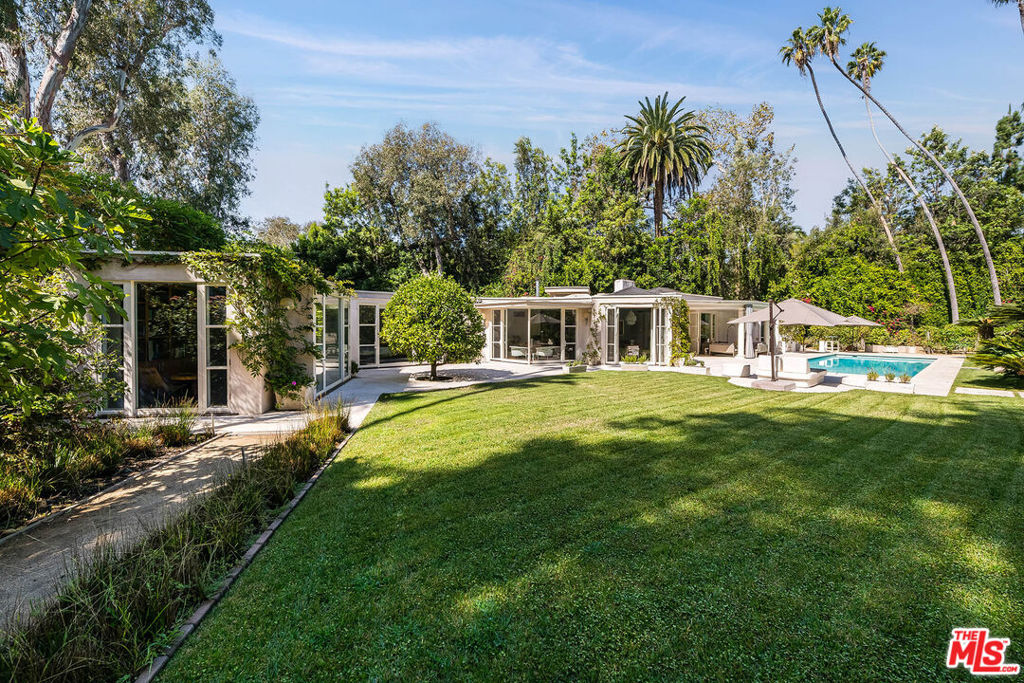 101 Bel Air Road — Contemporary