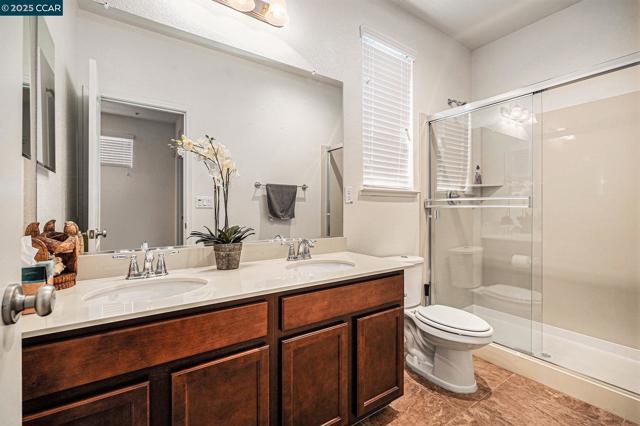4637 Appleglen St, Antioch CA: https://media.crmls.org/mediaz/5bb76970-9d9d-414c-a1db-2956caa86c1a.jpg