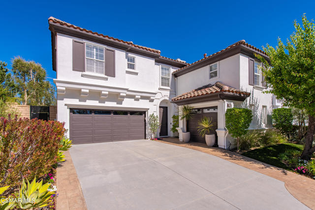 976 Blackbourne, Oak Park CA: https://media.crmls.org/mediaz/5bb78091-b5c7-40e5-8480-afb221e27d8b.jpg