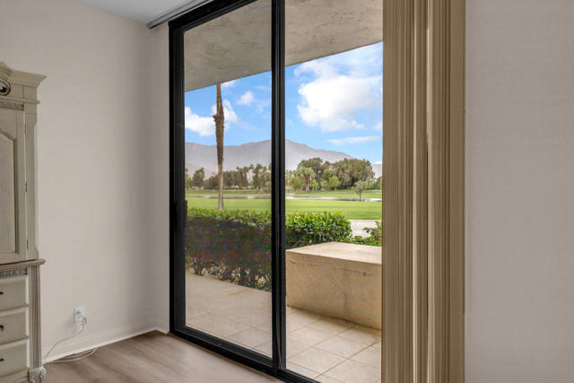 910 Island Drive #112, Rancho Mirage, CA 92270