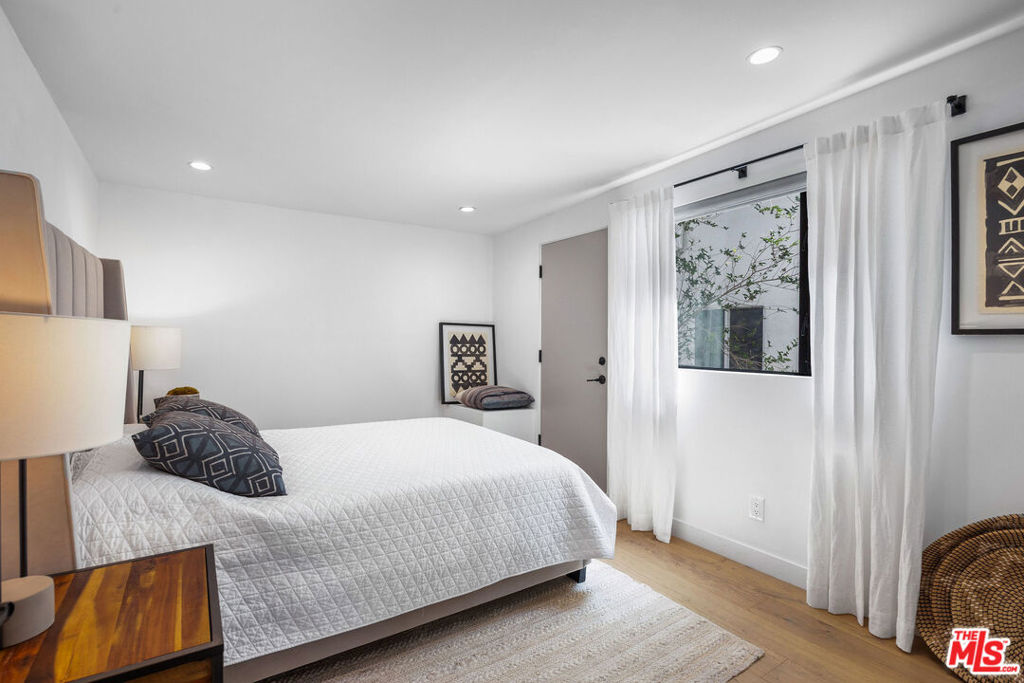 Thumbnail 22