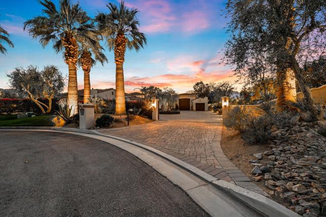 4 Terra Vista Court, Rancho Mirage CA: https://media.crmls.org/mediaz/5bb80b28-840a-4050-9fcf-2388b2d99e5e.jpg