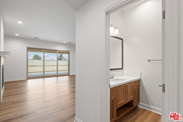 3719 Pathway Court, Bakersfield CA: https://media.crmls.org/mediaz/5bb83b80-1fd1-4f4b-82e6-4e1e8a7c0fa4.jpg