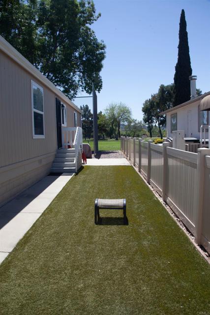 11851 Riverside Dr, Lakeside CA: https://media.crmls.org/mediaz/5bb83f30-1ab0-4ed2-9253-309f9d18bc02.jpg