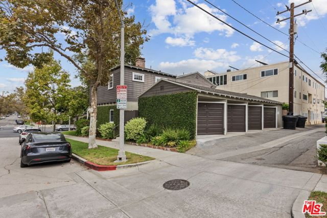 9528 W Olympic Boulevard, Beverly Hills CA: https://media.crmls.org/mediaz/5bb8582a-e188-4b32-bdba-3ea1e214e62f.jpg