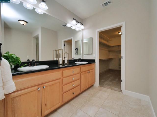 335 Suez Canal Lane, Sacramento CA: https://media.crmls.org/mediaz/5bb8c33a-eb0a-4f9a-b6ba-6e12fd173d0c.jpg