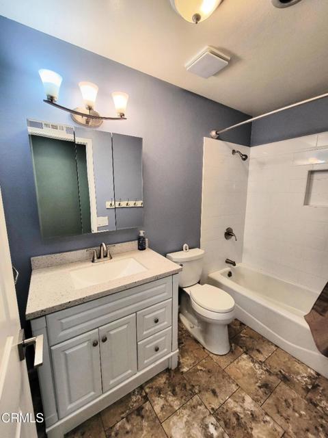 6673 Sora Street, Ventura CA: https://media.crmls.org/mediaz/5bb924fc-d535-467b-b306-cf9a697f663a.jpg
